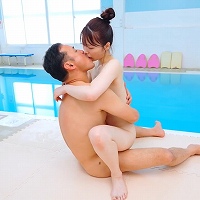 本当に好きなのは彼氏、だけど大木先生から抱かれたら気持ち良くて拒めない…。年上男性のテクニックに溺れ彼氏を裏切ってしまう美少女。 - サムネイル画像